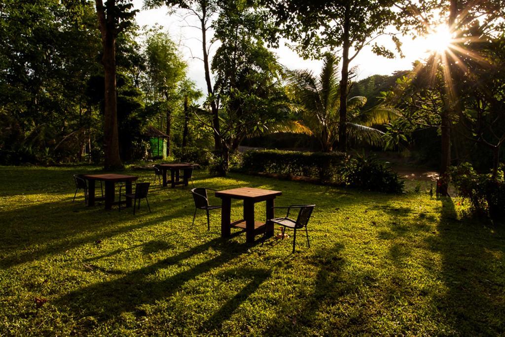 Riverhouse Resort Mae Sariang Luaran gambar