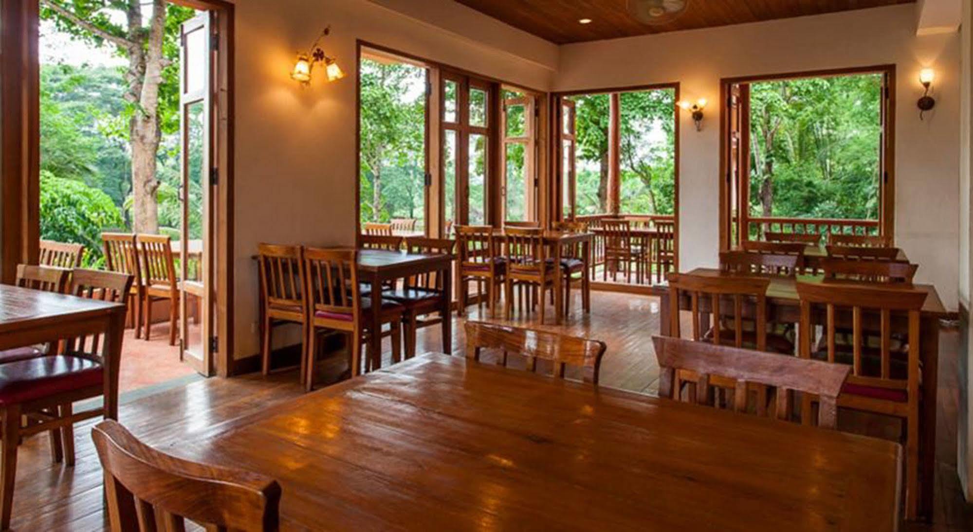 Riverhouse Resort Mae Sariang Luaran gambar